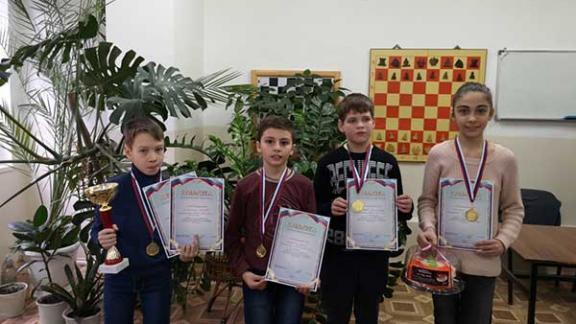 Юные шахматисты 21 школьной команды края сразились на «Белой ладье» в Ессентуках