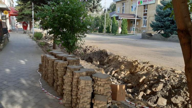 В Светлограде началось благоустройство на улице Ленина