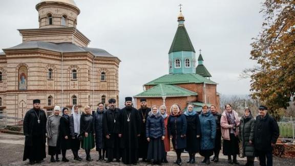 Посетив обитель на горе Бештау, педагоги побеседовали с архиепископом Феофилактом