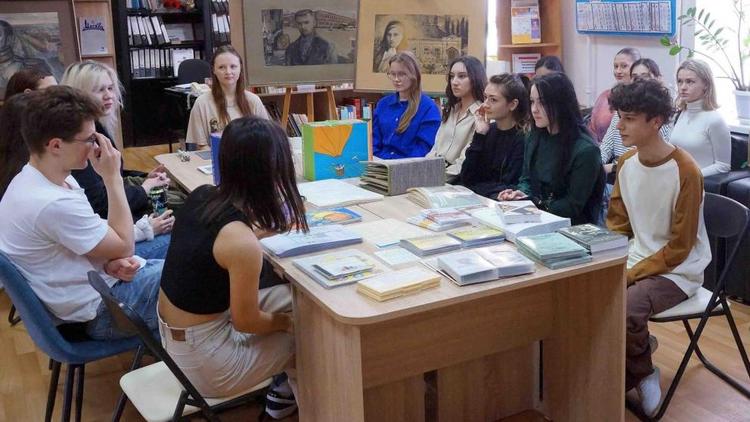 Полезное путешествие в библиотеку совершили ставропольские студенты