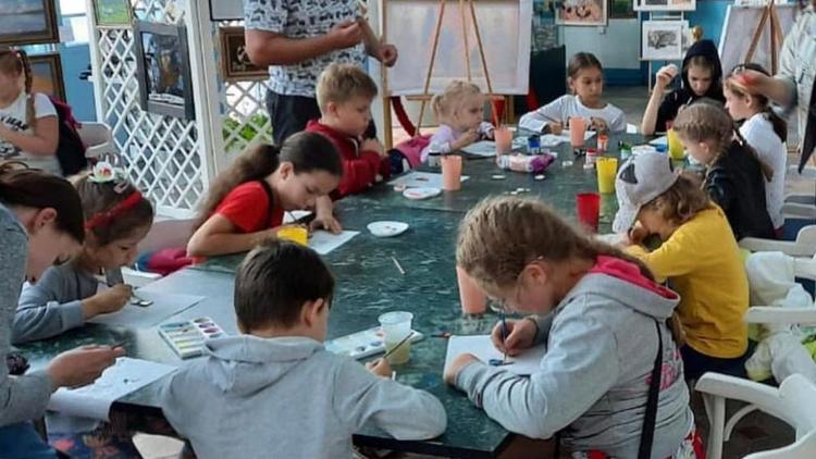 В Пушкинской галерее Железноводска открыли творческую мастерскую