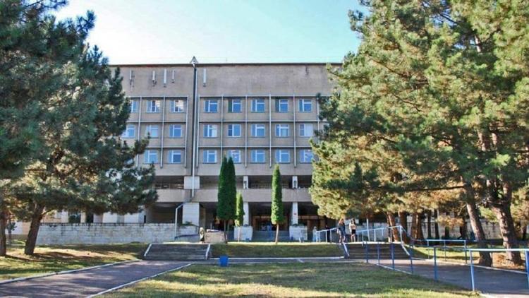 В Кисловодске капитально отремонтируют 6 отделений городской больницы