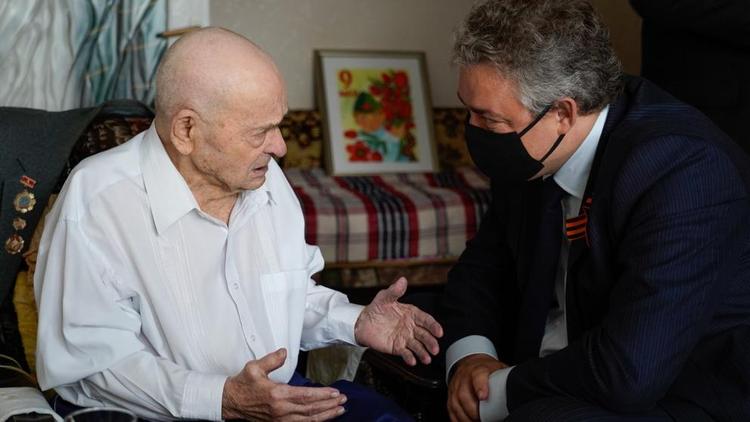 Ставропольские ветераны получили подарки от губернатора