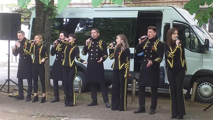 В Ставрополе фронтовые бригады поздравили ветеранов с праздником