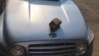 В Ставрополе хулиганы исцарапали камнями три машины