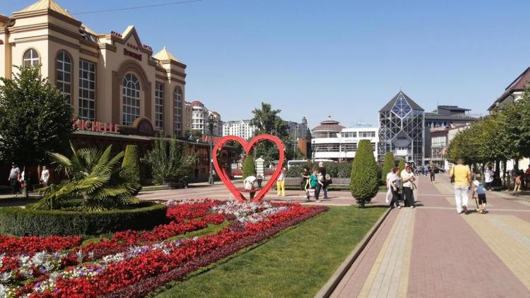 В Кисловодске поступили сообщения о минировании трёх зданий