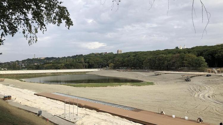 Владимир Владимиров проверил ход реконструкции Комсомольского пруда в Ставрополе