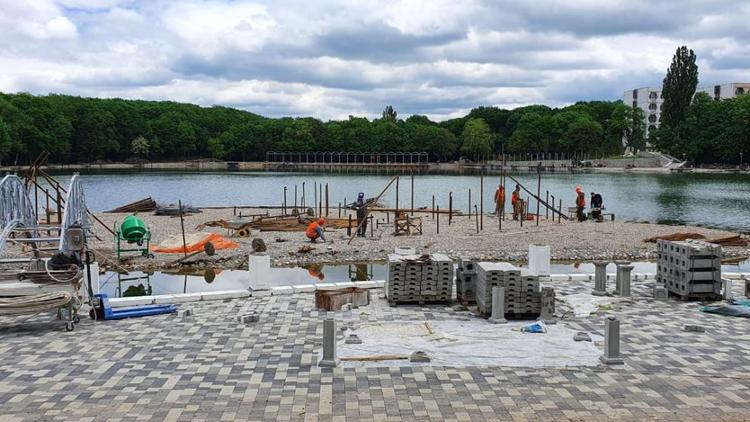 На Курортном озере в Железноводске создают миниатюрную модель КМВ