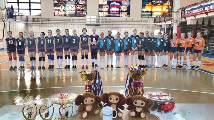 Волейболистки Кисловодска взяли серебро на городском турнире