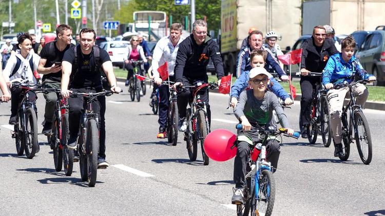 Губернатор Ставрополья принял участие в велопробеге ко Дню Победы