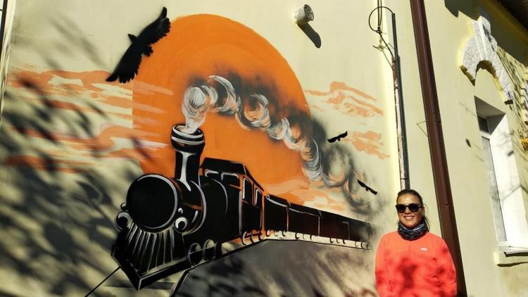 В Ставрополе расписали бывшее здание ЖД вокзала