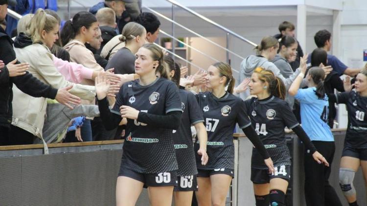 Гандболистки «Ставрополья» поделили очки с кубанскими соперницами