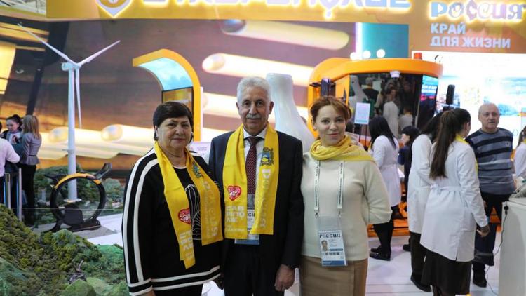 Депутаты Думы Ставрополья посетили Международную выставку-форум «Россия»