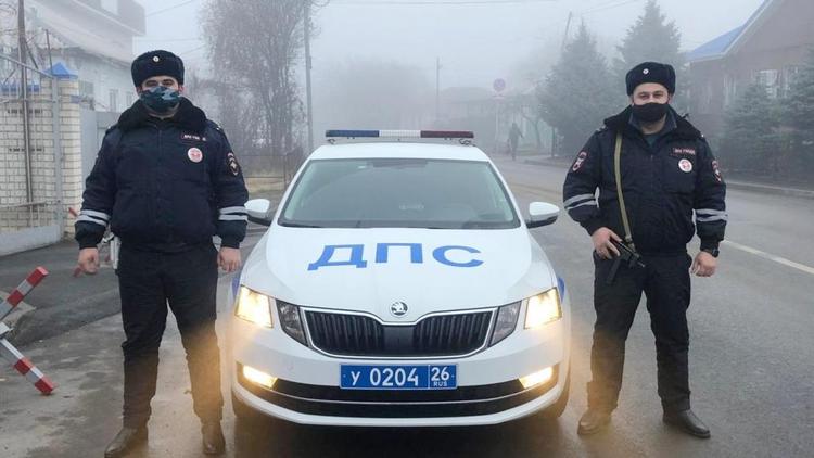 Ставрополец поблагодарил автоинспекторов за помощь ребёнку
