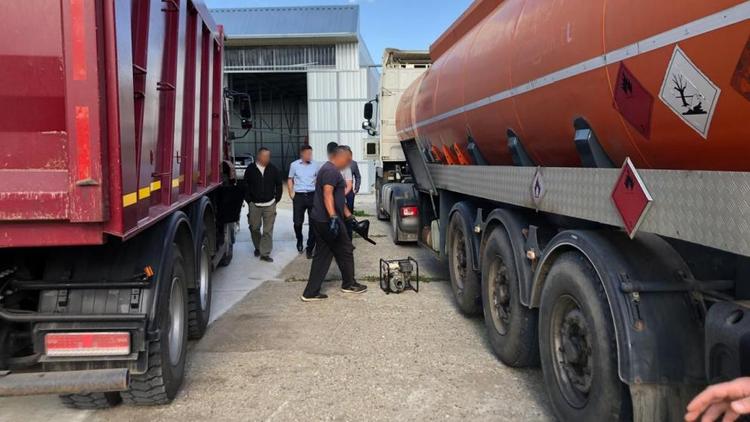 На Ставрополье задержаны трое подозреваемых в хищении 59 тонн топлива РЖД