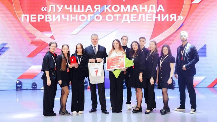 Губернатор Ставрополья наградил волонтёров края