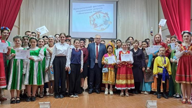 В Арзгирском округе в 12-й раз прошёл фестиваль национальных искусств «Многоликая Россия»
