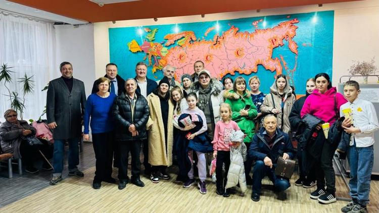 Ставропольский депутат организовал благотворительный кинопросмотр