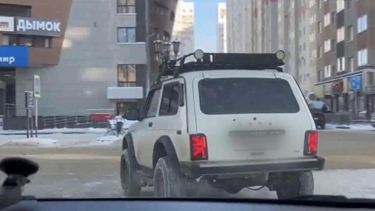 В Ставрополе поймали водителя, прицепившего к бамперу сноубордистов