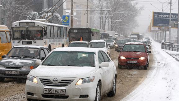 На Ставрополье из-за снега и ветра закрыли три трассы