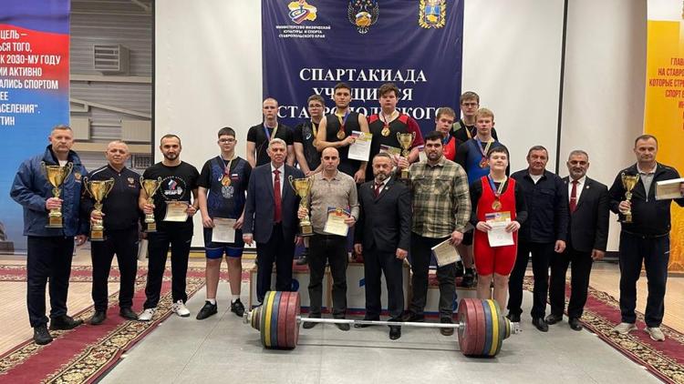 Юные ставропольские штангисты состязались в Солнечнодольске