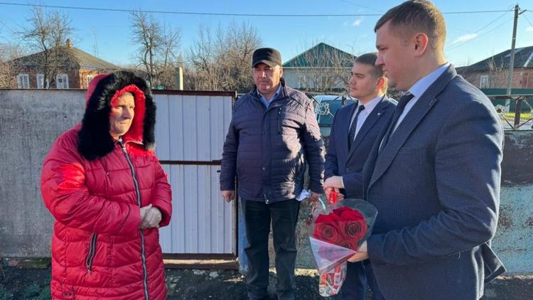 На Ставрополье актив «Единой России» посетил матерей погибших участников СВО
