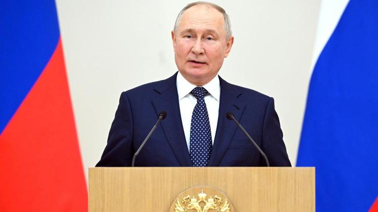 Владимир Путин провёл встречу с представителями избирательных комиссий России
