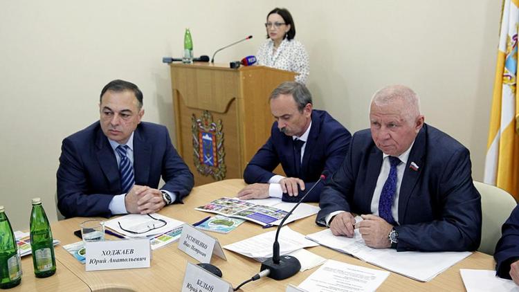Проблемы местных бюджетов обсудили депутаты Ставрополья в станице Ессентукской