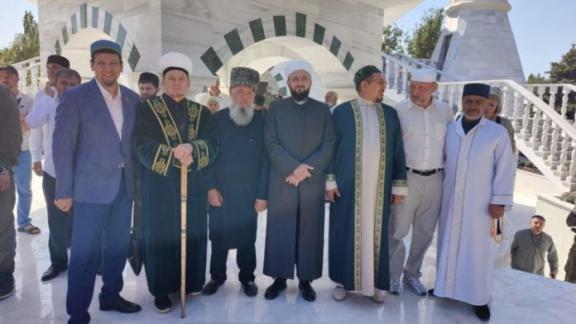 В Мариуполе с участием лидера мусульман Ставрополья торжественно открыли мечеть