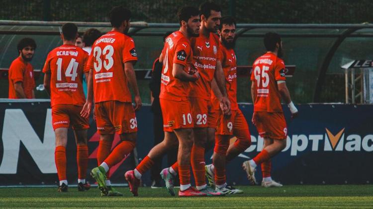 Футболисты пятигорского «Машука-КМВ» поделили очки с гостями из «Тюмени»