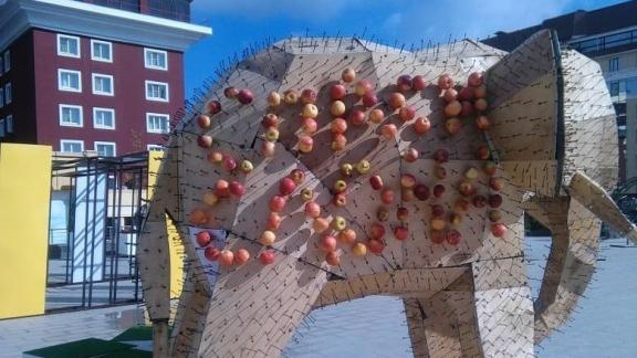 В Ставрополе решили восстановить слона из яблок