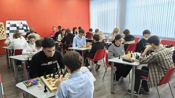 В Андроповском округе шахматный турнир посвятили пятилетию сельского храма