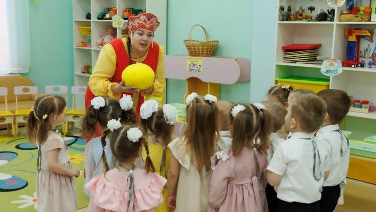 В Ставрополе 2 февраля назовут имена учителя и воспитателя года
