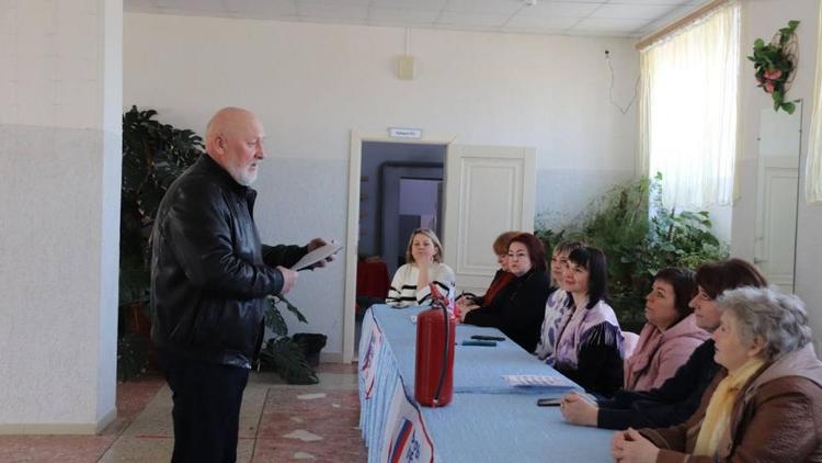 Пожарные Ставрополья проводят профилактические мероприятия на избирательных участках