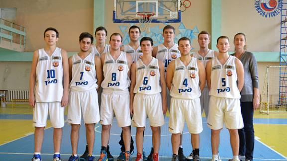 Баскетболисты СтГАУ одержали три победы на старте студенческого турнира