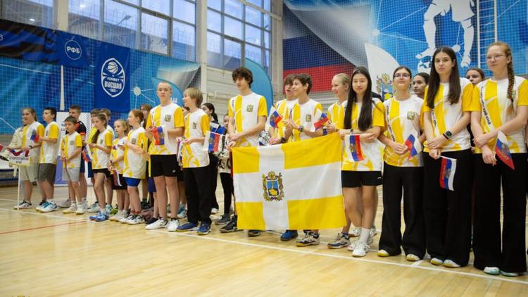 Глава Ставрополя побывал на открытии всероссийского турнира по бадминтону