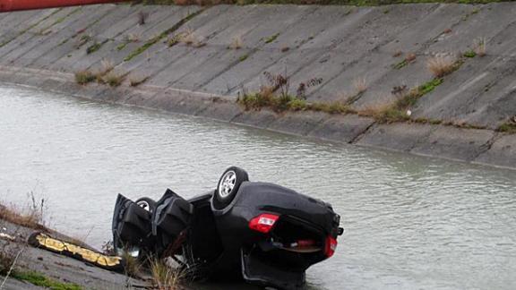 На Ставрополье автомобиль упал в оросительный канал, погибли два человека