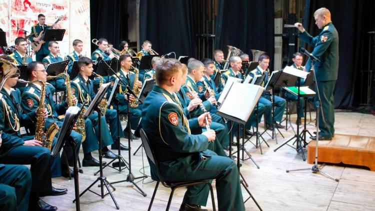 Ставропольская филармония представила проект «Немного больше, чем военный оркестр»