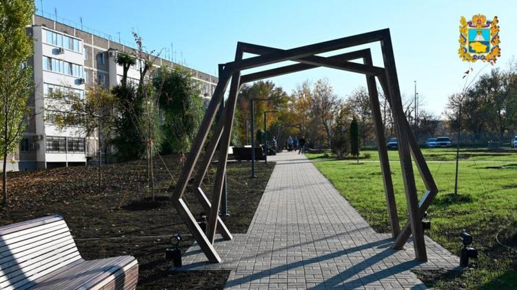 В поселке Солнечнодольск на Ставрополье открыли новый сквер