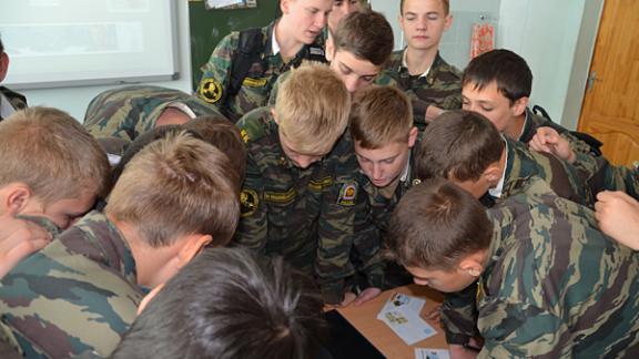 Урок истории в марках прошел в кадетской школе Ставрополя