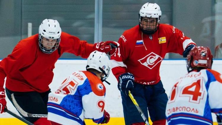 В Ставрополе прошел необычный хоккейный матч