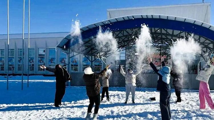 Пенсионеры Кочубеевского округа организовали спортивную акцию на открытом воздухе