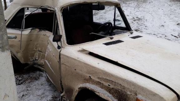 Водитель «ВАЗа» не смог объехать столб в Александровском районе