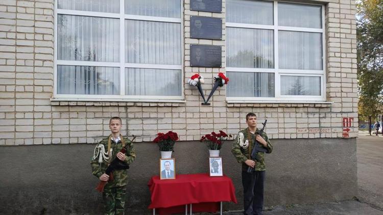 В школах Петровского округа Ставрополья увековечили память героев спецоперации