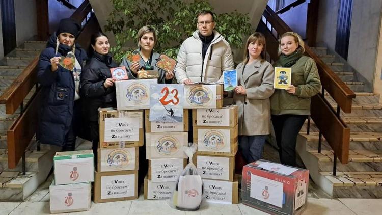 Работники культуры Ессентуков подготовили подарки бойцам СВО