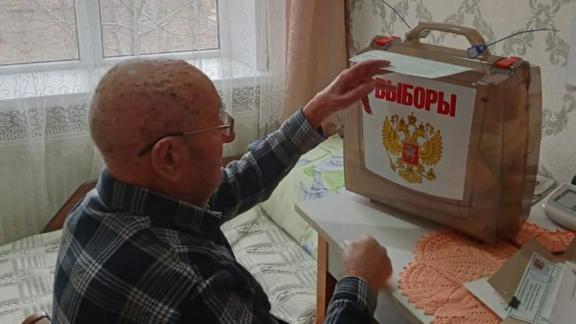 Ветеран в Апанасенковском округе Ставрополья проголосовал на дому