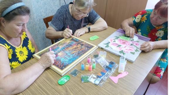 На Ставрополье распространяется форма работы социальных комнат для пожилых людей